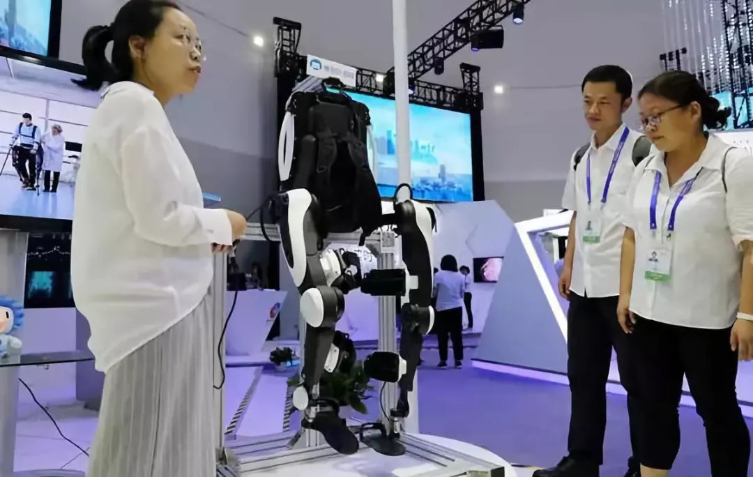 智啟未來 世界人工智能大會上的機器人研發浪潮